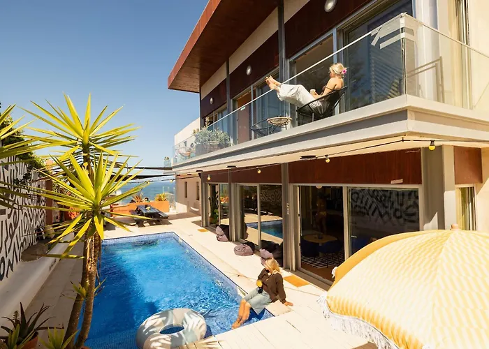The Salty Surf & Yoga Hostel Ericeira